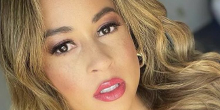 kayla-braxton-stuns-in-revealing-selfie-drop-–-ringside-news
