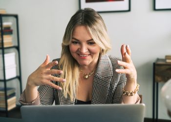 social-media-therapists-on-instagram-can-resemble-cult-leaders-–-buzzfeed-news