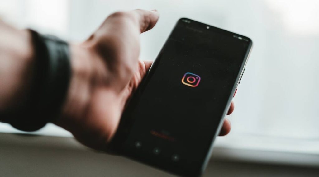 delhi:-mba-student-arrested-for-using-fake-instagram-account-to-cheat-woman-of-rs-1.7-lakh