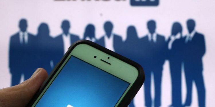 keep-your-shirt-on:-dos-and-don'ts-for-that-long-overdue-update-to-your-linkedin-profile