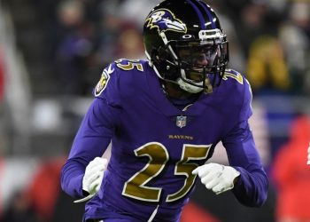 twitter-reacts-to-bears-signing-cb-tavon-young,-te-ryan-griffin