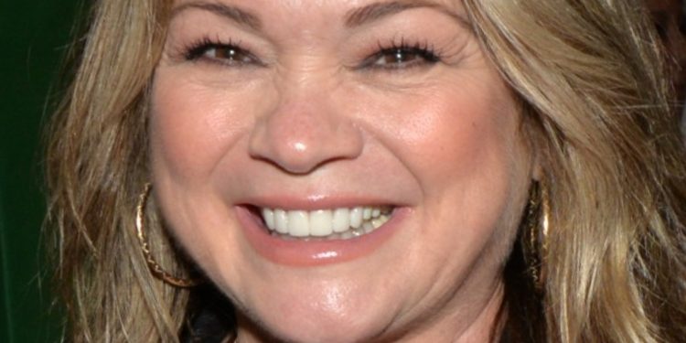 instagram-is-cracking-up-over-valerie-bertinelli's-cranky-neighbor-–-mashed
