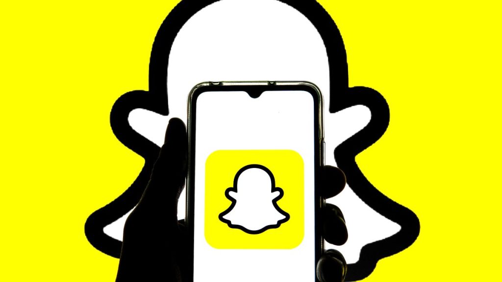 new-snapchat-lens-teaches-users-the-american-sign-language-alphabet-–-mashable