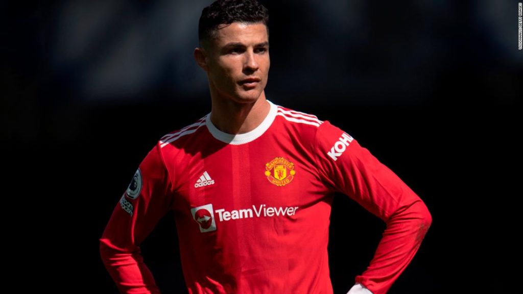 cristiano-ronaldo-apologizes-to-fan-over-phone-'outburst'-incident-following-everton-defeat-–-cnn