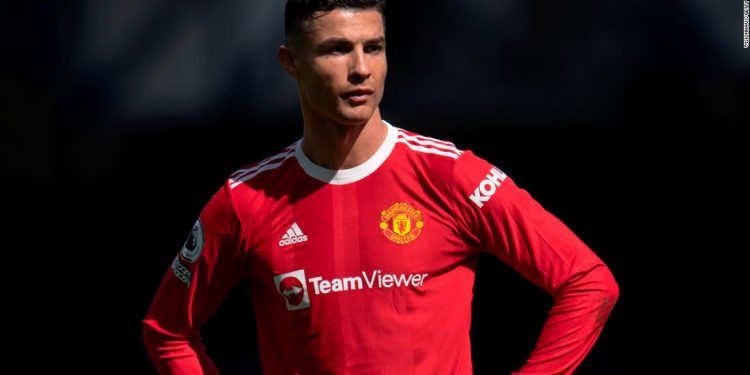 cristiano-ronaldo-apologizes-to-fan-over-phone-'outburst'-incident-following-everton-defeat-–-cnn