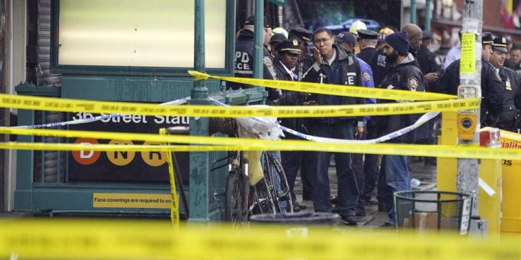 man-wanted-in-brooklyn-subway-attack-arrested,-official-says-–-9-&-10-news