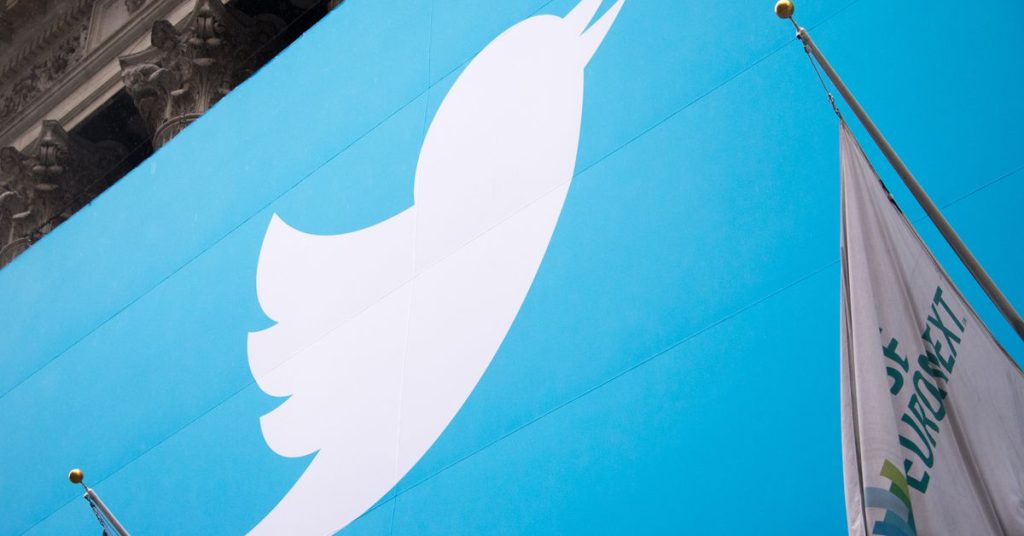 twitter-ceo-tells-employees-board-still-evaluating-elon-musk-takeover-–-the-verge