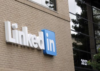 linkedin-can't-block-data-company-from-mining-its-publicly-available-listings,-court-rules