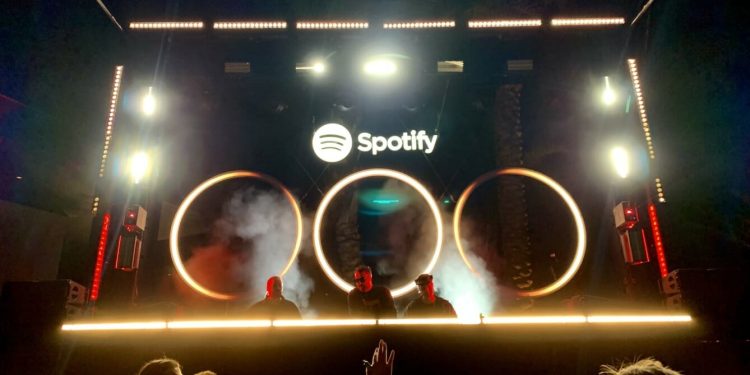 spotify-integrates-live-audio-shows-to-main-app-under-revamped-'spotify-live'-–-dancing-astronaut