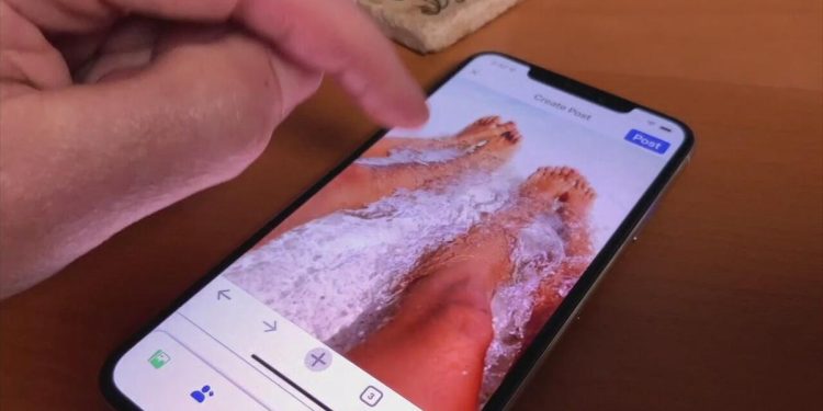 what-the-tech?-how-to-post-your-vacation-photos-privately-on-facebook-|-wfmz.com-–-wfmz