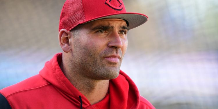 joey-votto-'hulks-out'-to-celebrate-100,000-instagram-followers-–-cincinnati-enquirer