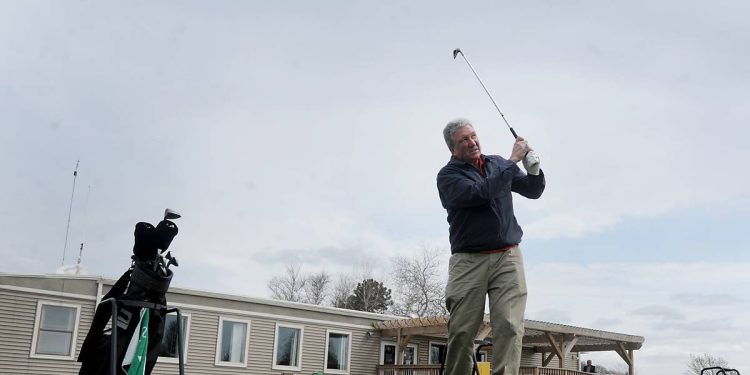 lakewood-trustees-express-concerns-about-funding-options-for-possible-new-redtail-clubhouse