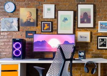 twitch-reportedly-wants-a-bigger-cut-of-streamers'-revenue.-also,-it-thinks-they-should-try-…