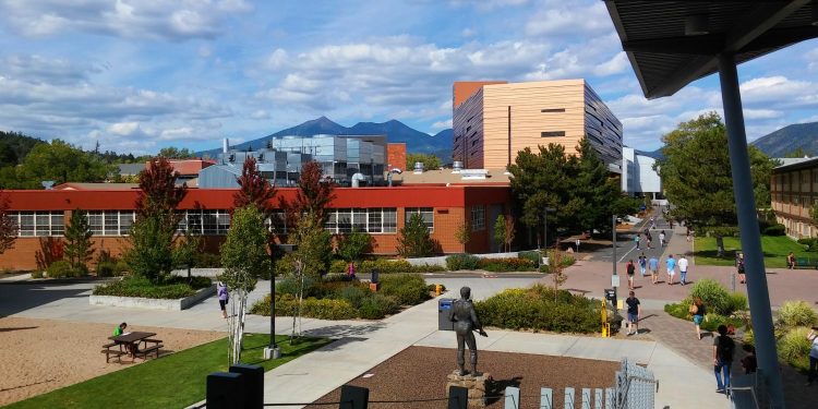 nau-plans-to-make-tuition-free-for-many-arizona-students-–-fronteras-desk