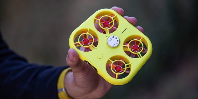 snapchat's-new-$250-drone-actually-says-a-lot-about-the-company's-brilliant-trend-predicting-abilities