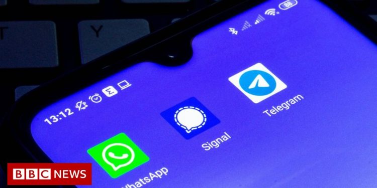 ministers'-whatsapp-and-personal-email-use-doesn't-break-law,-court-rules-–-bbc-news