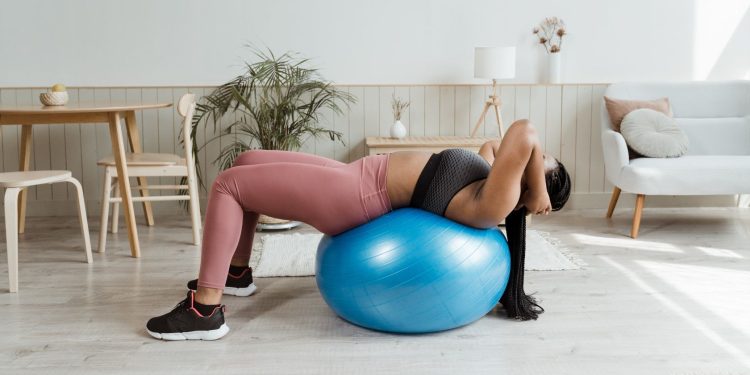 8-best-youtube-videos-for-a-great-stability-ball-workout-–-makeuseof