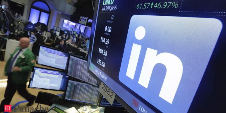 linkedin-will-give-$1.8-mn-to-female-workers-to-settle-pay-discrimination-complaint