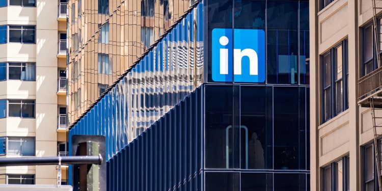 linkedin-agrees-to-pay-$1.8-million-to-women-over-discrimination-claims-–-the-new-york-times