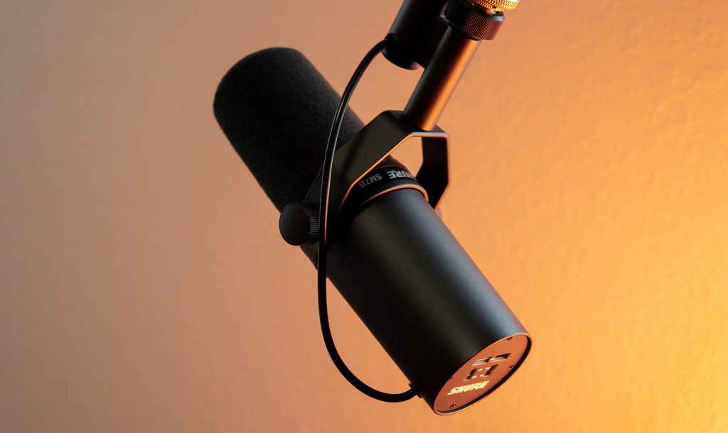 facebook's-giving-up-on-podcasts,-its-clubhouse-copycat,-and-apparently-audio-as-a-whole