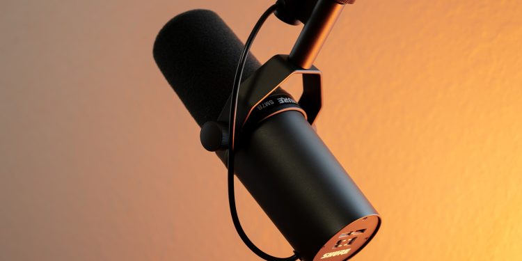 facebook's-giving-up-on-podcasts,-its-clubhouse-copycat,-and-apparently-audio-as-a-whole
