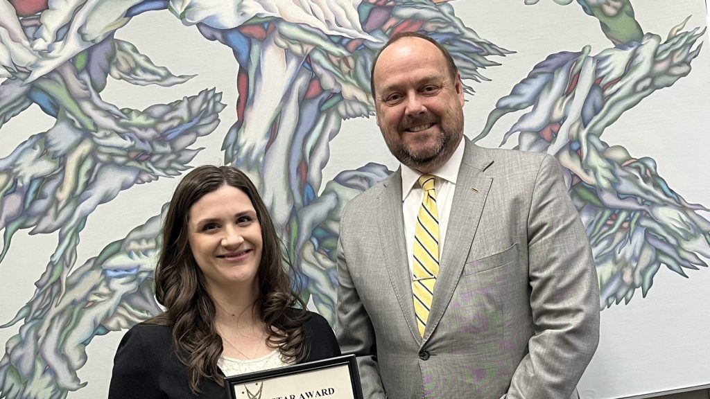 dean-of-students-office-manager-earns-may-star-award-–-uw-oshkosh