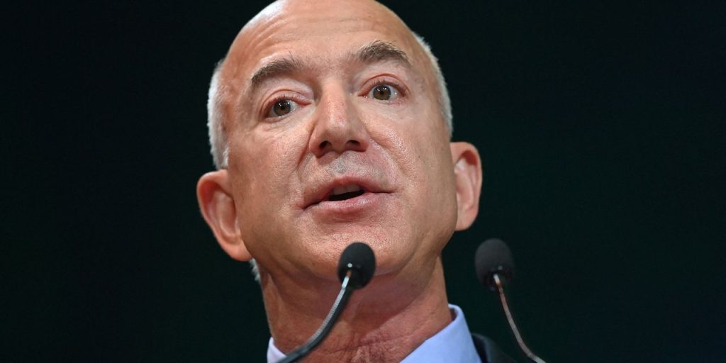 jeff-bezos-criticizes-joe-biden-in-twitter-spat-over-inflation-–-wsj