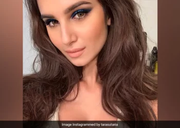tara-sutaria's-instagram-vs-reality-post-shows-you-what-happens-when-the-camera-is-off
