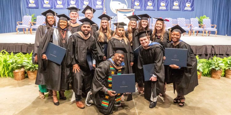 approximately-4,300-degrees-conferred-during-georgia-southern's-2022-spring-…