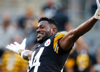 antonio-brown-declares-on-twitter-he-wants-to-retire-a-steeler