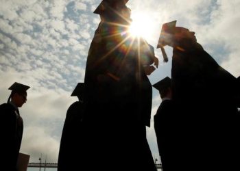 snapchat-ceo-pays-student-loan-worth-$10mn-for-more-than-250-new-graduates-–-business-today