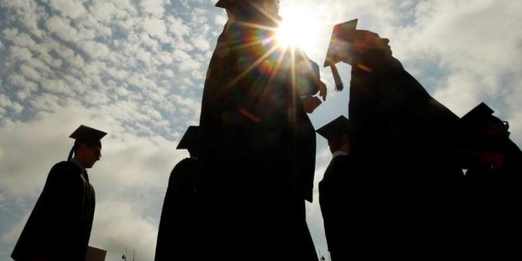snapchat-ceo-pays-student-loan-worth-$10mn-for-more-than-250-new-graduates-–-business-today