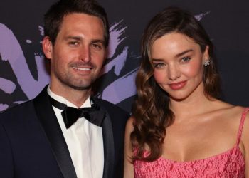 evan-spiegel-and-miranda-kerr-pay-off-student-loans-for-otis-college-graduating-class-|-7news