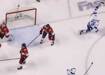 'i've-only-watched-this-8679-times':-twitter-reacts-to-lightning's-game-2-win