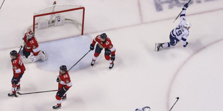'i've-only-watched-this-8679-times':-twitter-reacts-to-lightning's-game-2-win