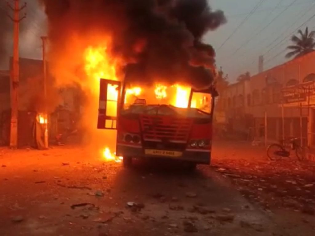 whatsapp-statuses-against-district-renaming-spurred-amalapuram-violence,-say-locals-–-news9live