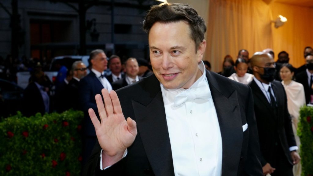 twitter-pays-$150-million-fine-over-privacy-and-elon-musk-has-thoughts-|-mashable