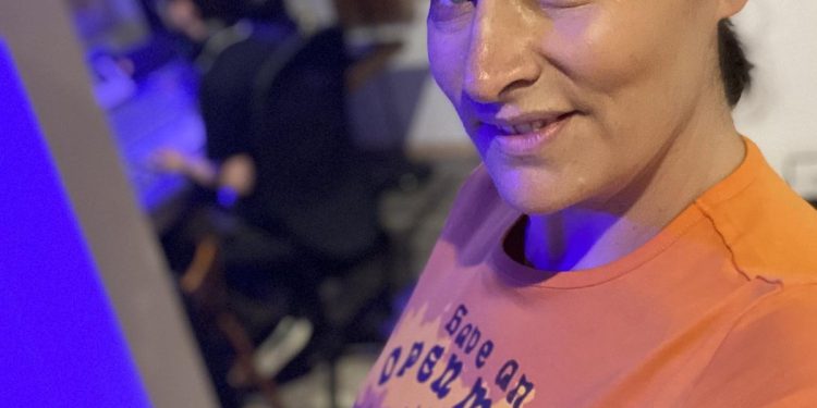 horsham-woman-set-to-wow-the-audience-with-her-healing-'quantum-music'-at-…-–-sussex-express