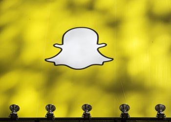 oh-snap!-social-media-stocks-lose-billions-after-snapchat-parent-warning-by-reuters-–-investing.com