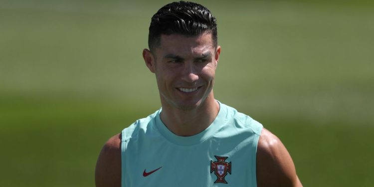 'tell-us-the-truth'-–-club-delivers-witty-comments-on-cristiano-ronaldo-instagram-post