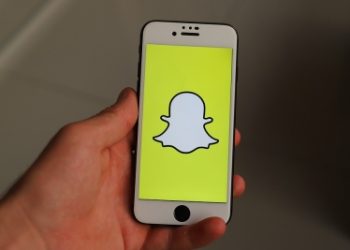 snapchat-rolls-out-new-'shared-stories'-feature-–-glamsham