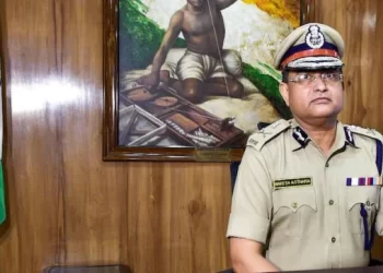 man-threatens-lawyer-using-delhi-police-chief's-photo-on-whatsapp;-fir-registered-–-india-today