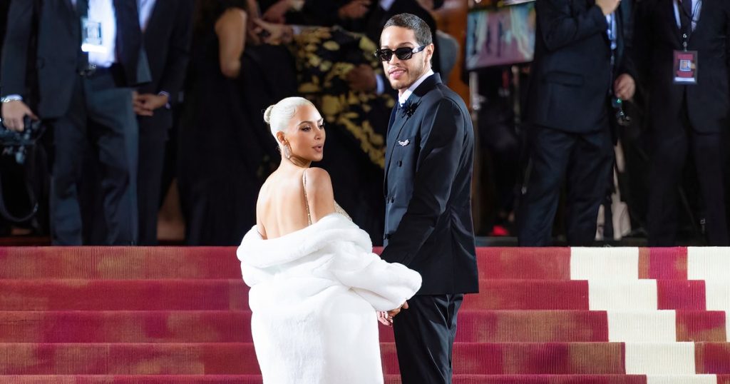 watch-kim-kardashian-kiss-pete-davidson-in-new-instagram-videos-–-elite-daily