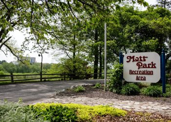 volunteers-lead-renovation-project-at-mott-park-clubhouse-in-flint-–-mlive.com-–-ann-arbor-news