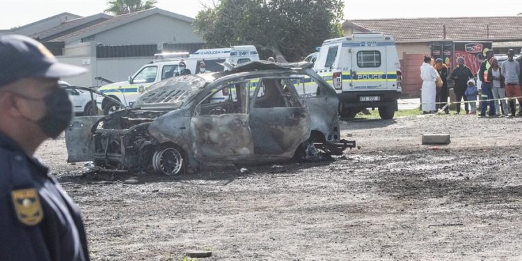 watch-|-cape-town-mob-attack:-woman-found-out-'love-of-her-life'-was-killed-via-whatsapp