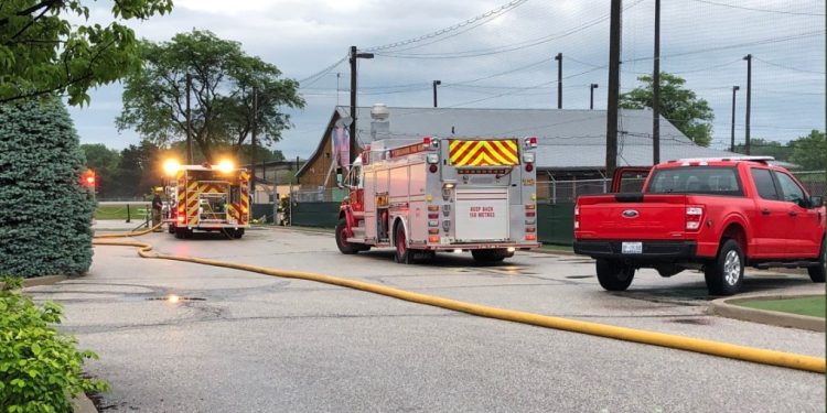 lakeshore-firefighters-respond-to-fire-at-'on-the-beach'-clubhouse-–-ctv-news-windsor