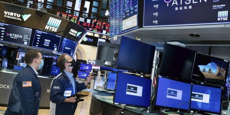 stocks-edge-higher,-tesla,-twitter,-retail-trading-and-gas-prices-in-focus-–-thestreet