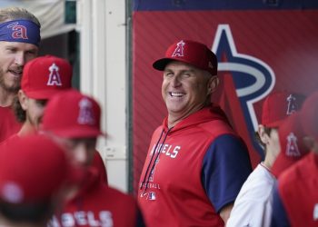 how-fiery-phil-nevin-won-over-the-angels:-'the-energy-he-brings-is-contagious'
