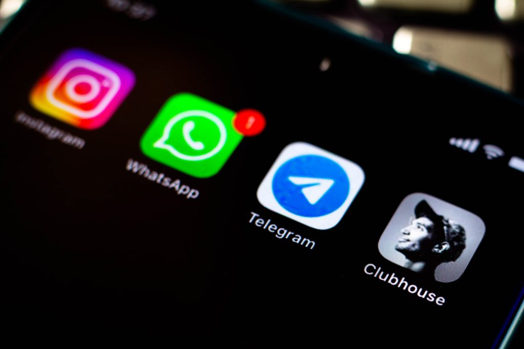 you-can-finally-move-your-whatsapp-chats-from-android-to-ios-|-digital-trends
