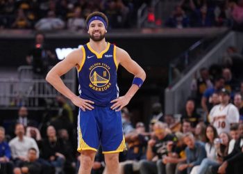 klay-thompson-trolls-the-grizzlies-on-instagram-with-a-story-of-a-fan-holding-a-banner-…